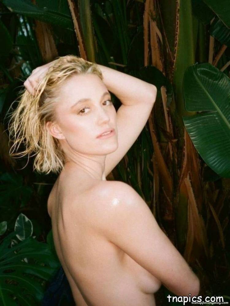Maika Monroe Nude - #2