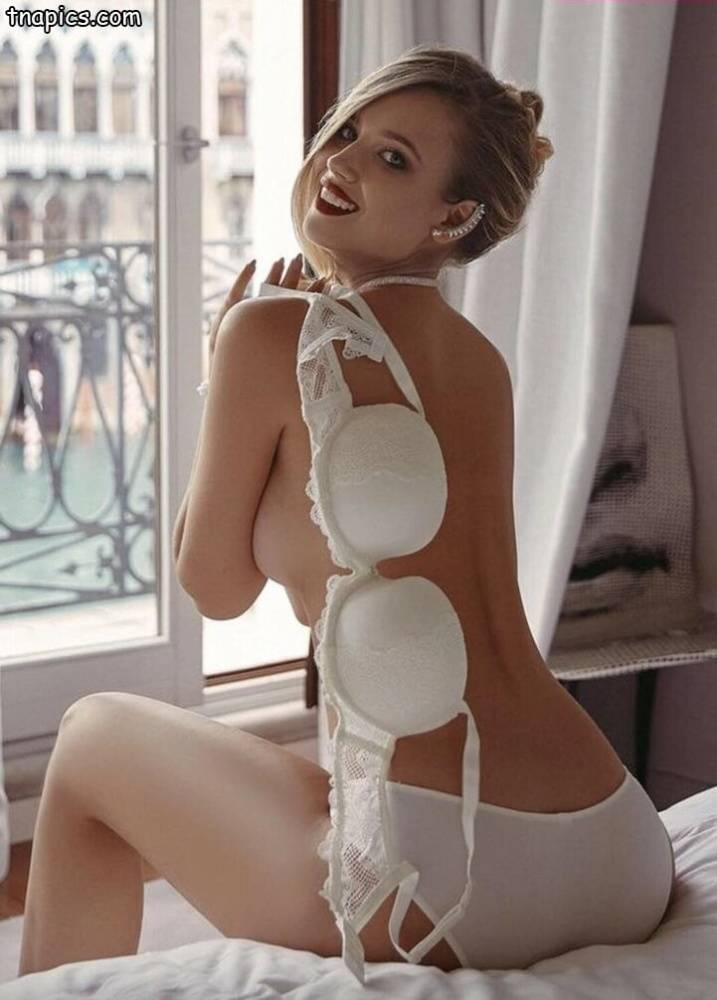 Polina Malinovskaya nude - #12