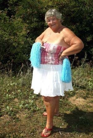 Fat British nan Grandma Libby strips down to her sandals while in the outdoors - Britain on picsfans.one