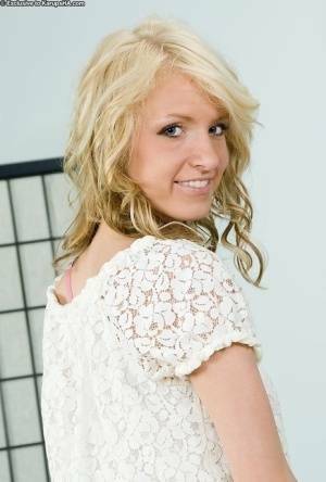 Divine amateur teen babe Ella Marie does intricate entertainment on picsfans.one