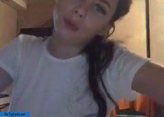 Crazy hot russian teasing on periscope - Russia on picsfans.one