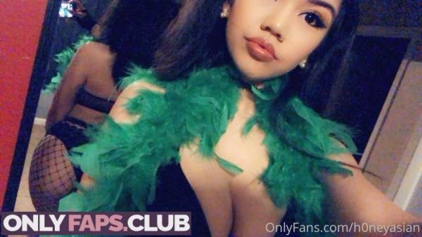 H0neyasian OnlyFans Leaks (16 Photos) on picsfans.one